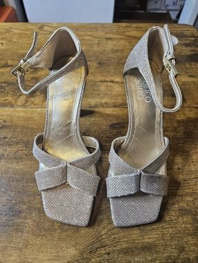 Franco Sarto Rania2 Kitten Stiletto Heels Gold Glitter Women Size 5.5M Shoes NEW